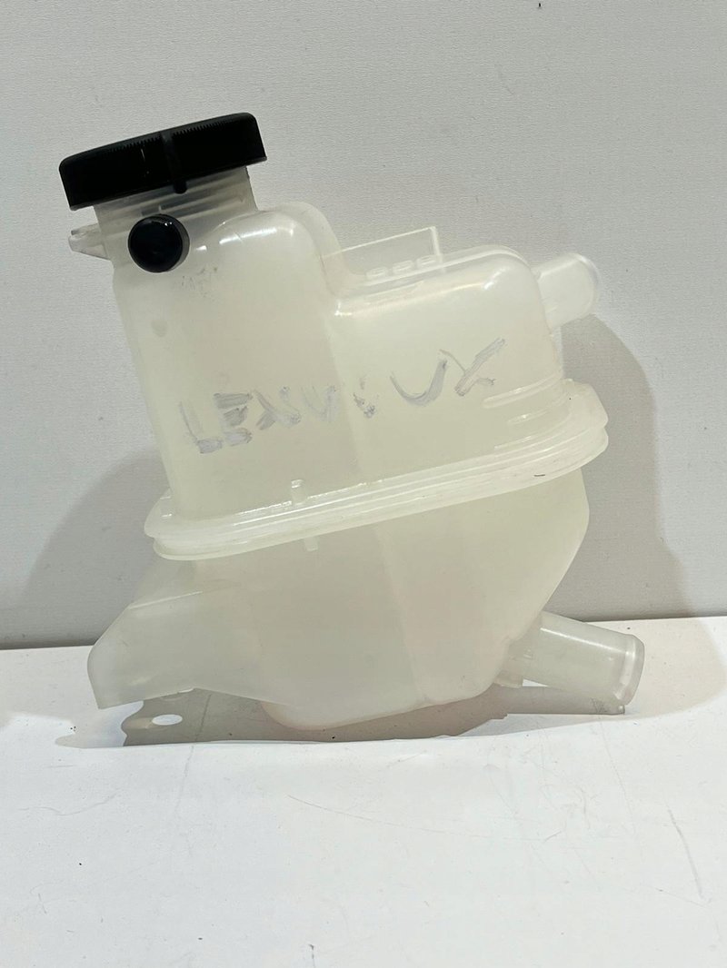 ZBIORNIK WYRÓWNAWCZY LEXUS UX