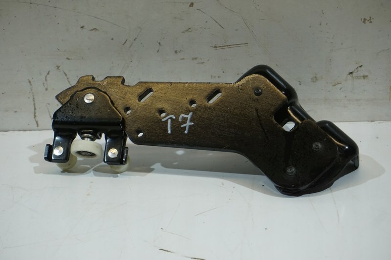 VW T7 MULTIVAN ROLKA DRZWI 7T0843397Q