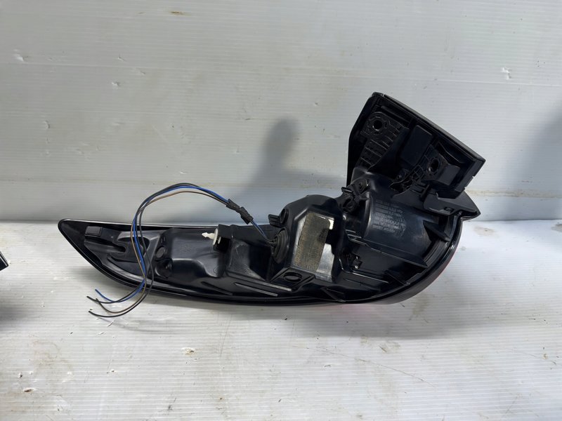 Miniatura produktu Mazda CX30 CX-30 LAMPA TYLNA lewa prawa lewy prawy TYŁ