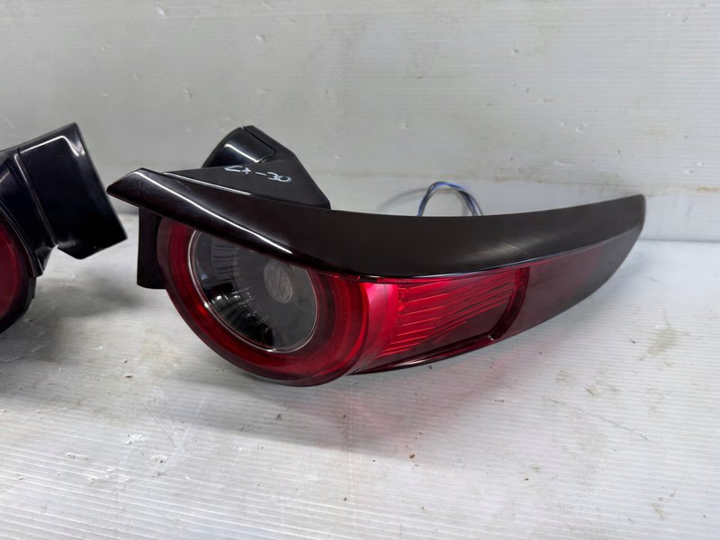 Miniatura produktu Mazda CX30 CX-30 LAMPA TYLNA lewa prawa lewy prawy TYŁ
