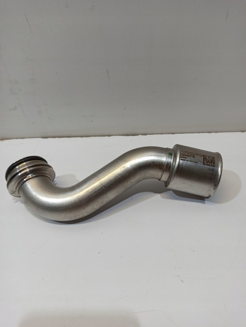 RURKA CHŁODNICY SPALIN VOLVO XC60 II 32240779