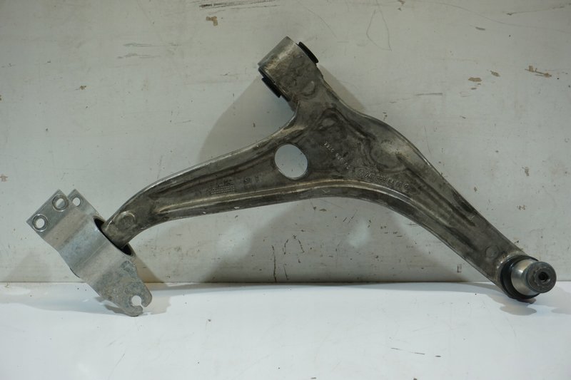 MERCEDES CLA W118 WAHACZ PRZÓD 2473330400