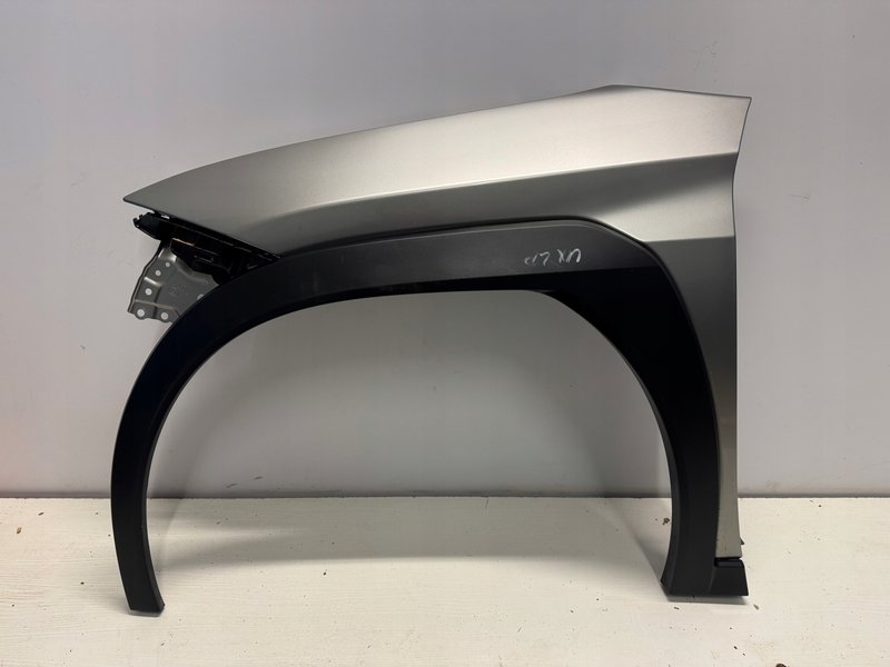 LEXUS UX BLOTNIK PRZEDNI LEWY PRZÓD