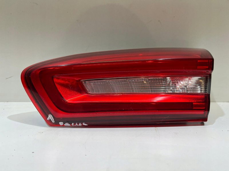 LAMPA TYŁ PRAWA FORD FOCUS MK4 JX7B13A602