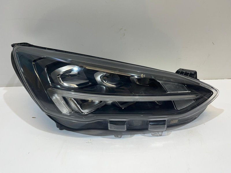 FORD FOCUS MK4 LAMPA PRZÓD PRAWA MX7B-13E014-EB