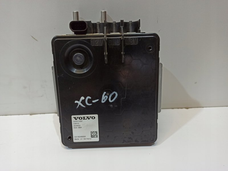 INWERTER VOLVO XC-60 II 32301022 MODUŁ ŁADOWANIA BATERII