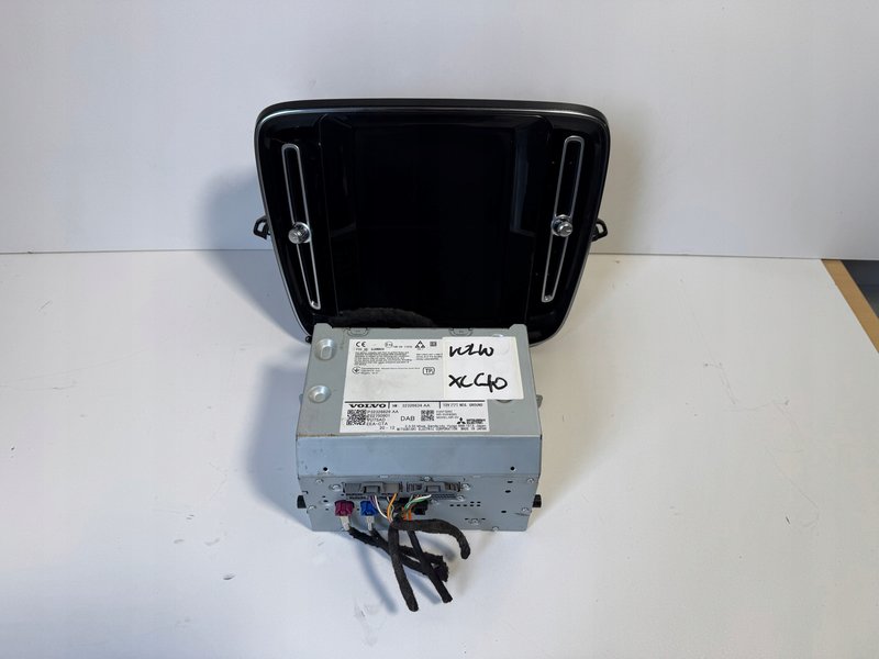 VOLVO XC40 NAWIGACJA NAVI RADIO WYŚWIETLACZ 31682851AA