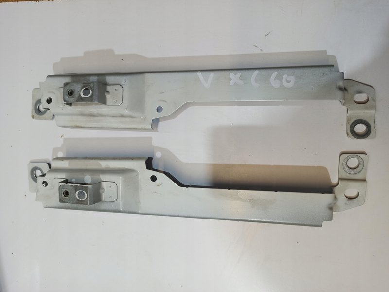 WSPORNIK MOCOWANIE BŁOTNIKA VOLVO XC60 II 31424581 RH , 31424580 LH