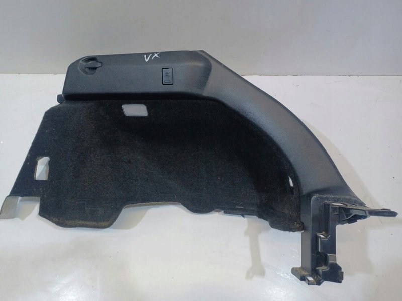 BOCZEK BAGAŻNIKA PRAWY LEXUS UX 64730-76060