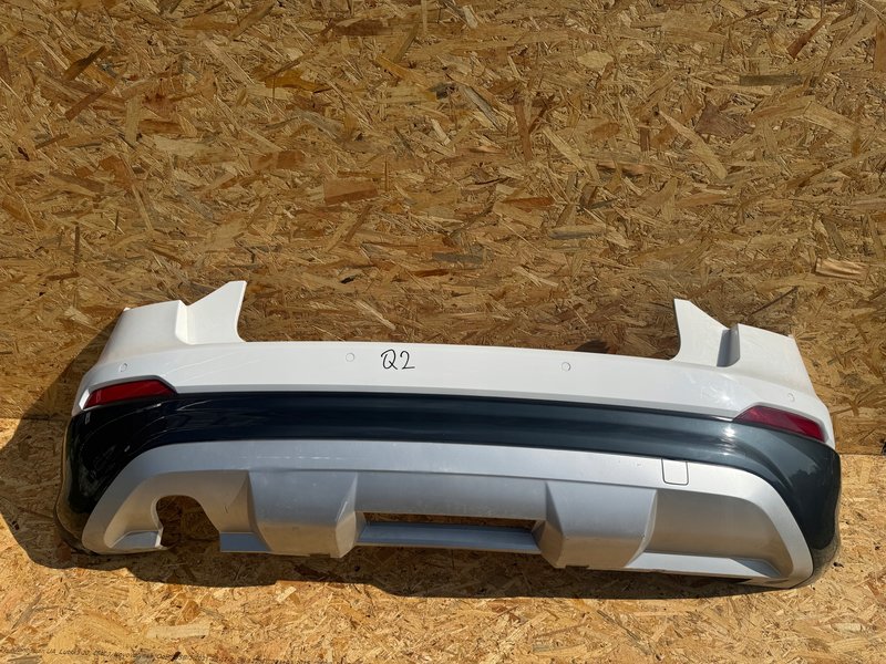 AUDI Q2 81A 4 x PDC ZDERZAK TYŁ TYLNY