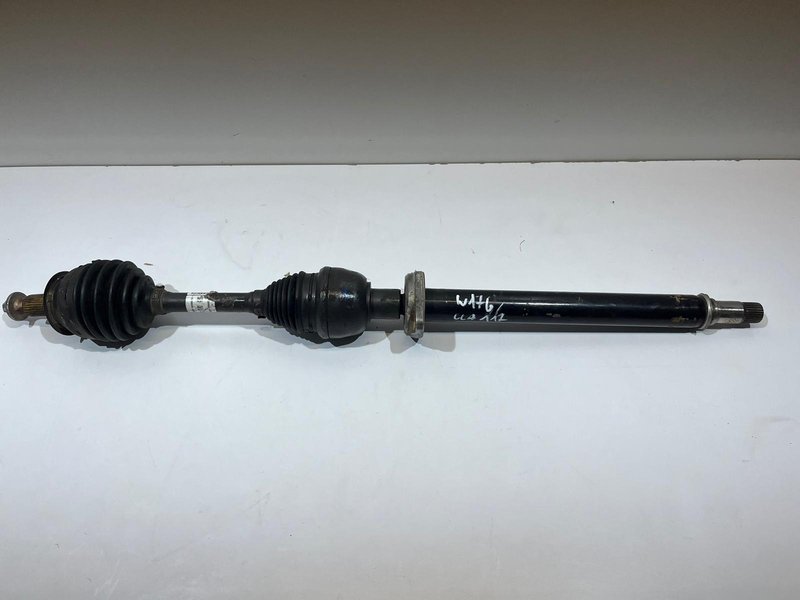 MERCEDES W176 PRZEDNIA PÓŁOŚ A2463309500