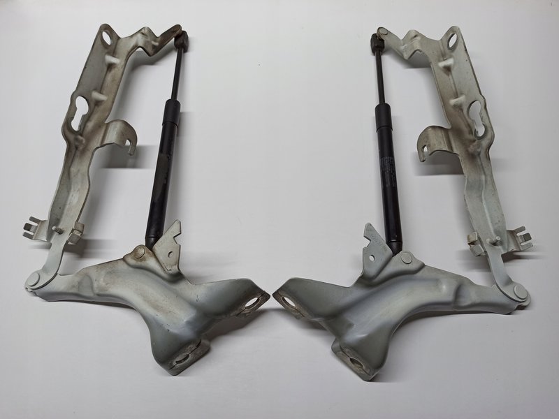 ZAWIAS MASKI VOVLVO XC90 II 31352878 31352879