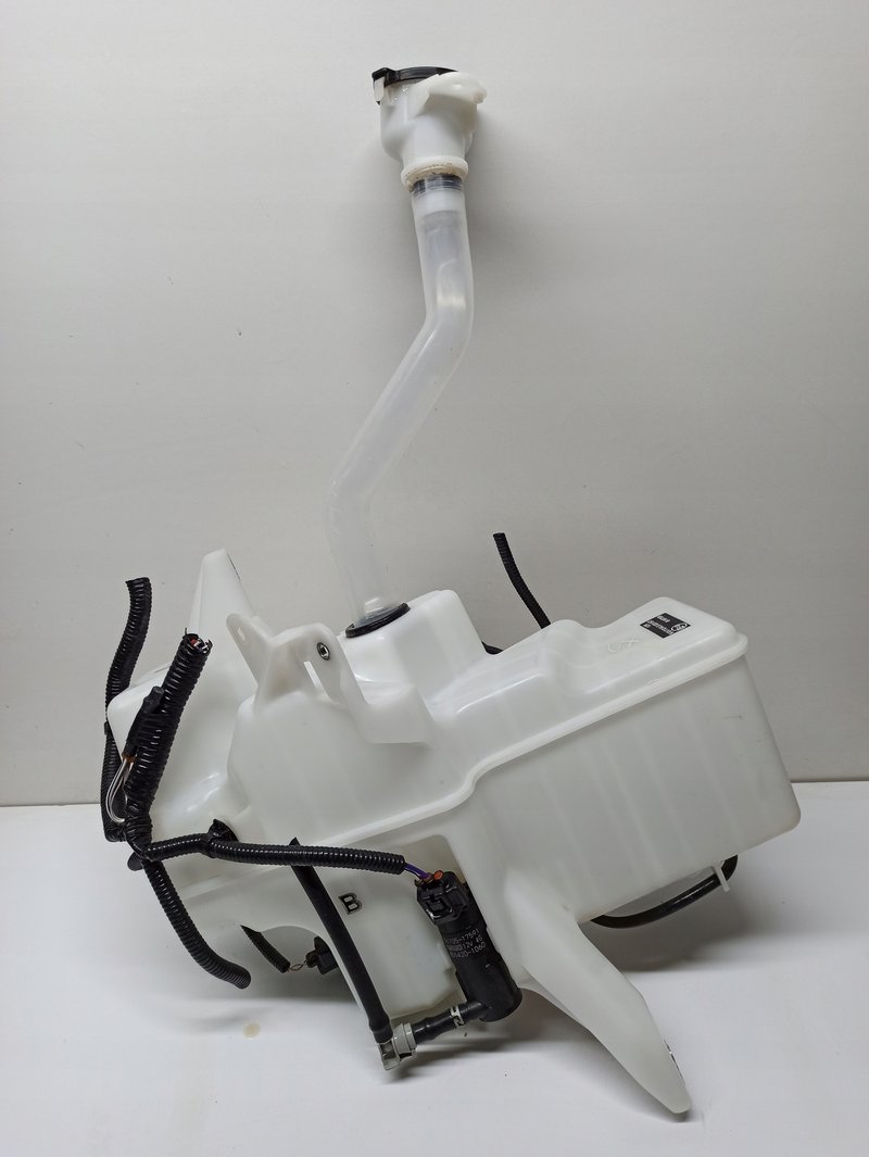 LEXUS UX ZBIORNICZEK SPRYSKIWACZY 060851-670