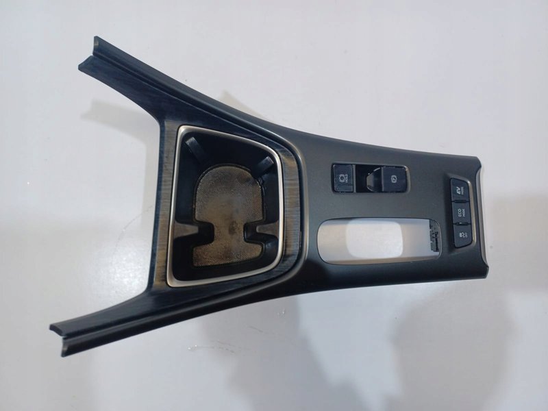 SCHOWEK TUNELU ŚRODKOWEGO LEXUS LBX 55618-52170