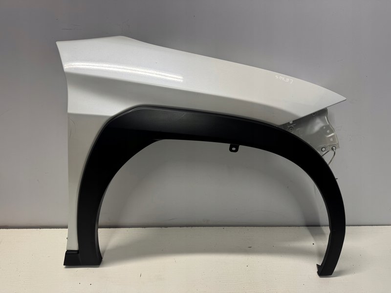 LEXUS UX BLOTNIK PRZEDNI PRAWY PRZÓD