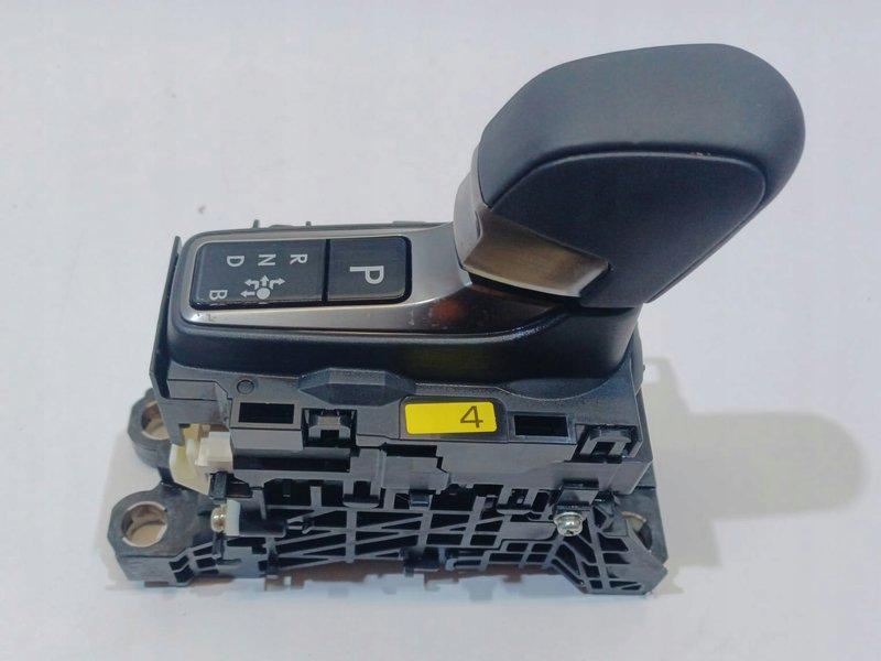 LEWAREK DŹWIGNIA ZMIANY BIEGÓW LEXUS LBX 24R