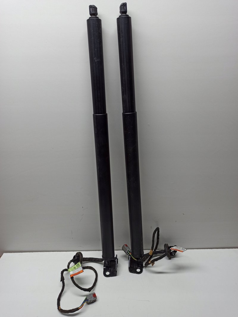 SIŁOWNIK TYLNEJ KLAPY FORD KUGA MK III LV4B-S402A55-AF ,LV4B-S402A54-AF