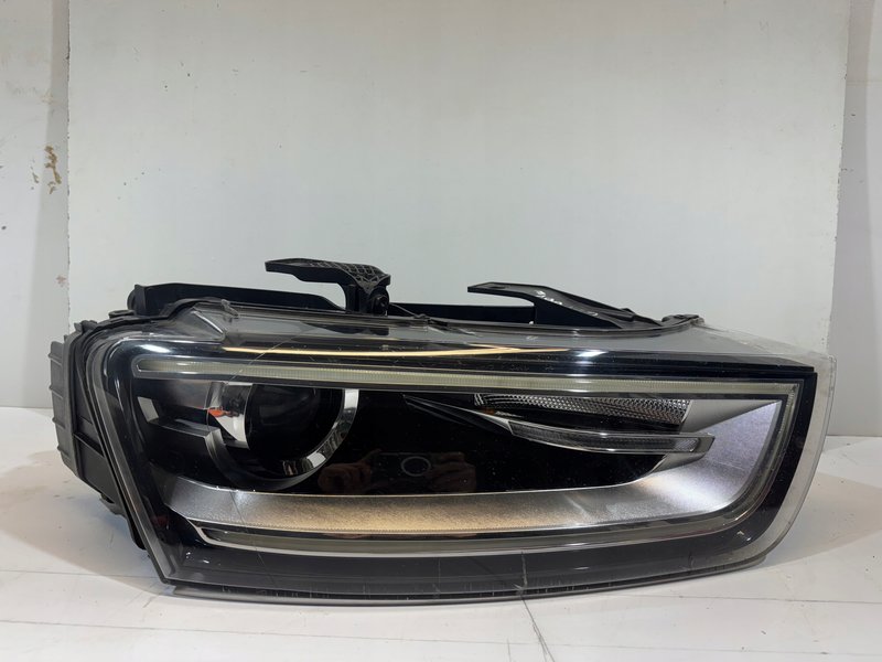 Lampa Audi Q3 8U0 przednia przód prawa LED kompletna EU xenon 8U0941006