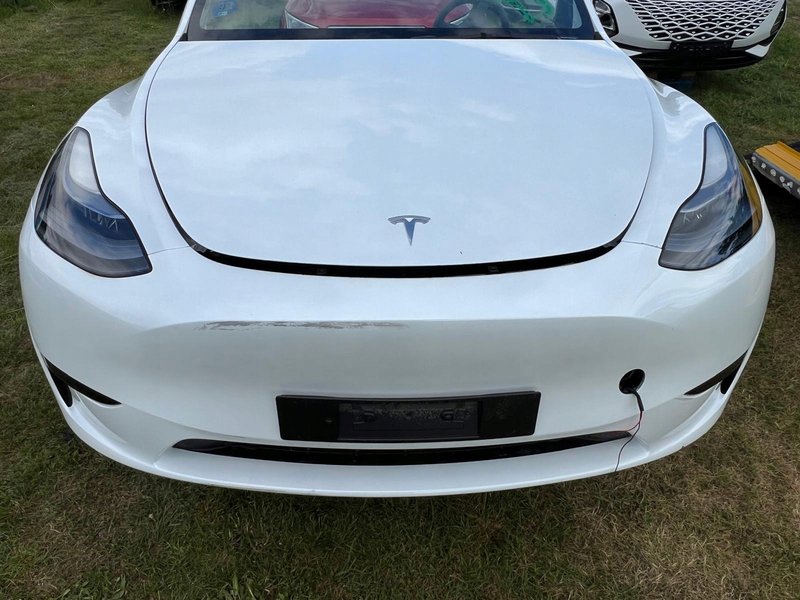 TESLA MODEL Y PRZÓD KOMPLETNY ZDERZAK PAS LAMPY BŁOTNIKI