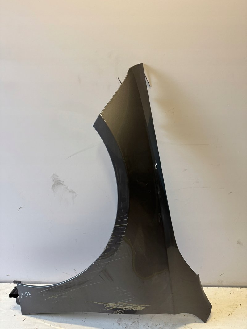 Mercedes klasa A w177 błotnik przedni lewy przód