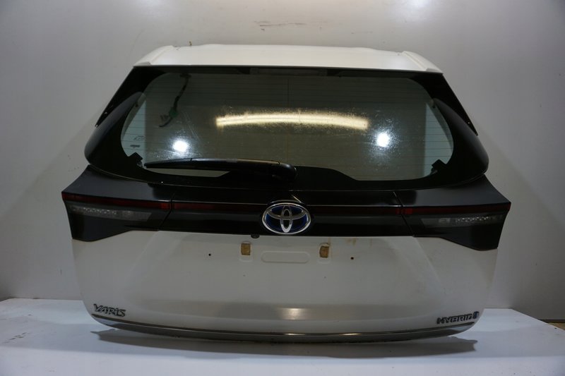 TOYOTA YARIS CROSS KOMPLETNA KLAPA POKRYWA BAGAŻNIKA