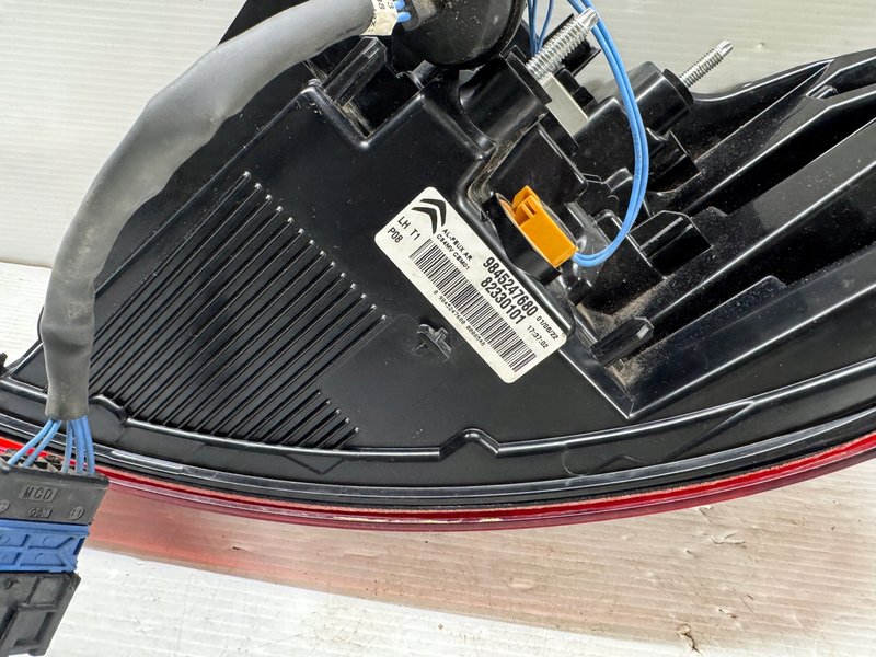 Miniatura produktu CITROEN C5 AIRCROSS LAMPA TYLNA lewa prawa lewy prawy TYŁ