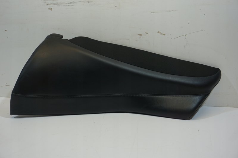 TESLA MODEL 3 BOCZEK OSŁONA KANAPY 1836647-03-C