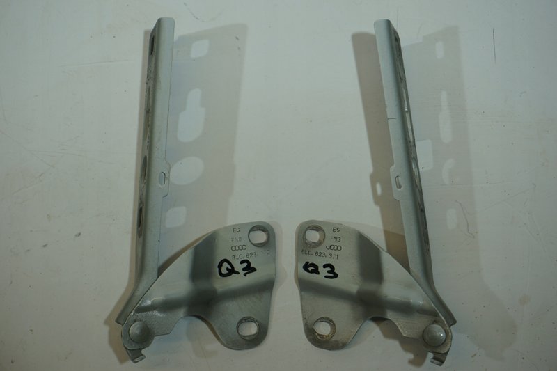 AUDI Q3 ZAWIAS ZAWIASY MASKI 8U0823321