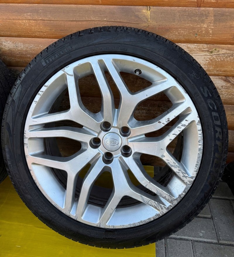 Miniatura produktu RANGE ROVER KOLA FELGI PIRELLI 245/45R20 8"x20 ET45 GJ32-1007-DA