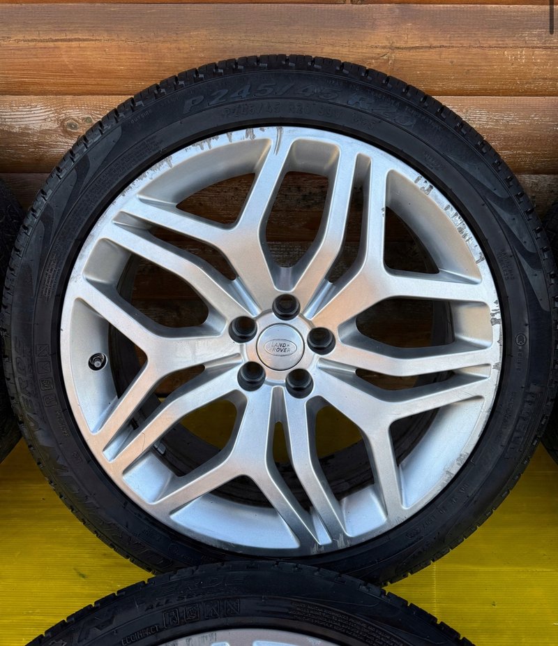 Miniatura produktu RANGE ROVER KOLA FELGI PIRELLI 245/45R20 8"x20 ET45 GJ32-1007-DA