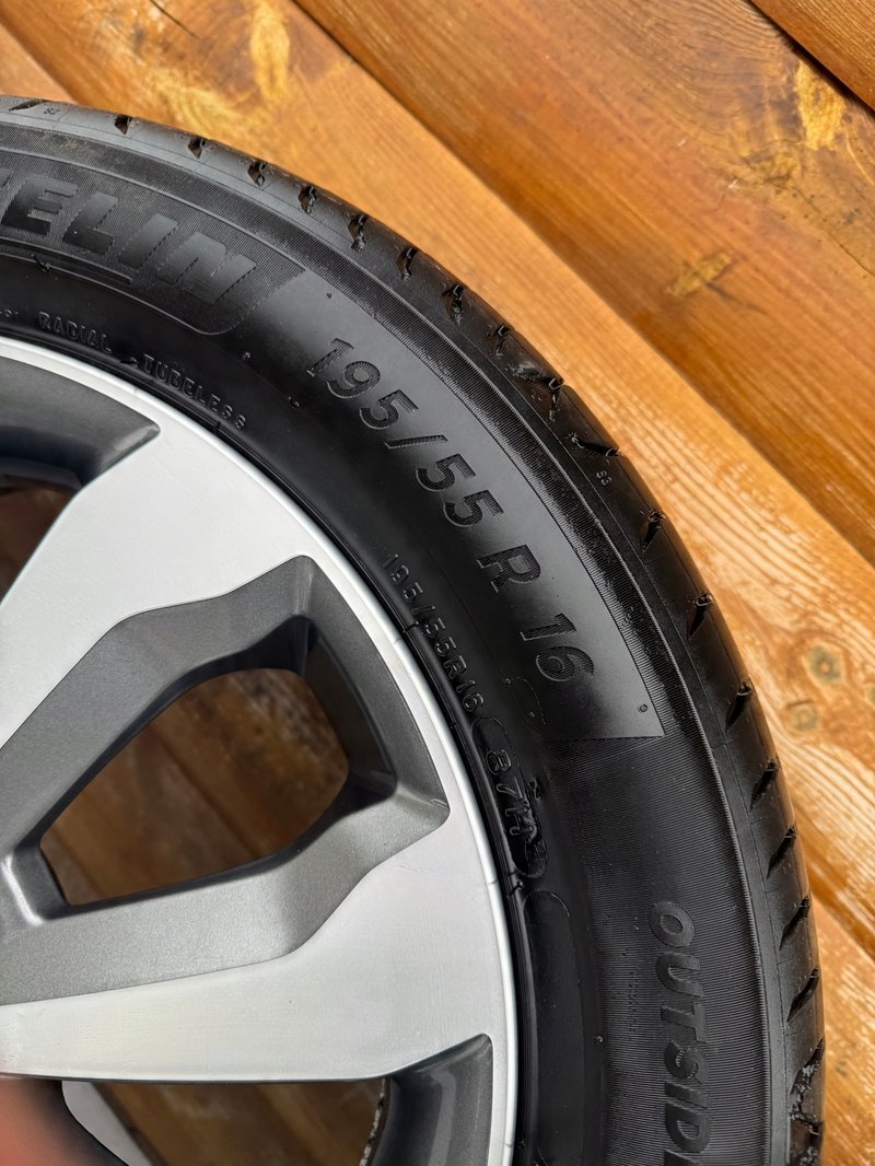 Miniatura produktu Koła Felgi KIA STONIC OPONY MICHELIN LATO 195/55/16 x 6J