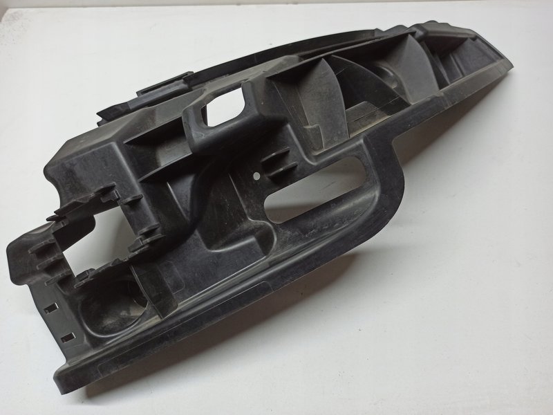 PORSCHE TAYCAN 9J1 ŚLIZG MOCOWANIE ZDERZAKA TYŁ 9J1807126