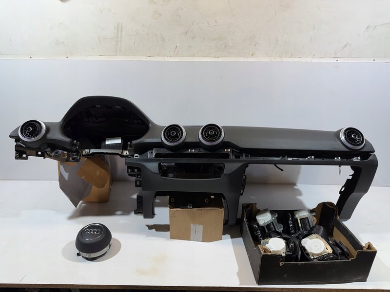 AUDI Q2 81A KONSOLA DESKA ROZDZIELCZA AIRBAG PASY PODUSZKI