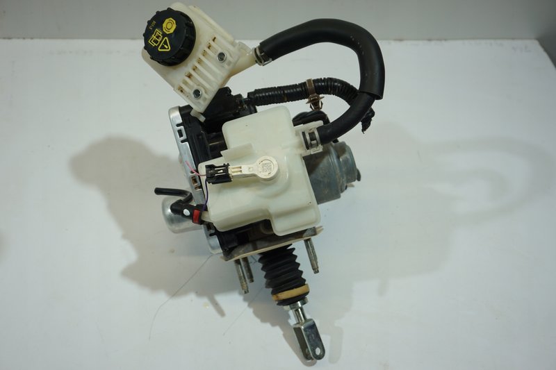 MAZDA CX-30 CX30 SERWO POMPA HAMULCOWA DPTH439A0