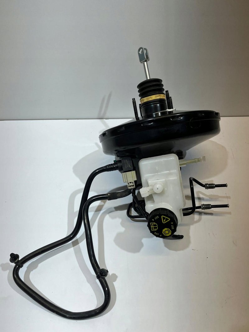 MG SERWO POMPA HAMULCOWA 10967681L