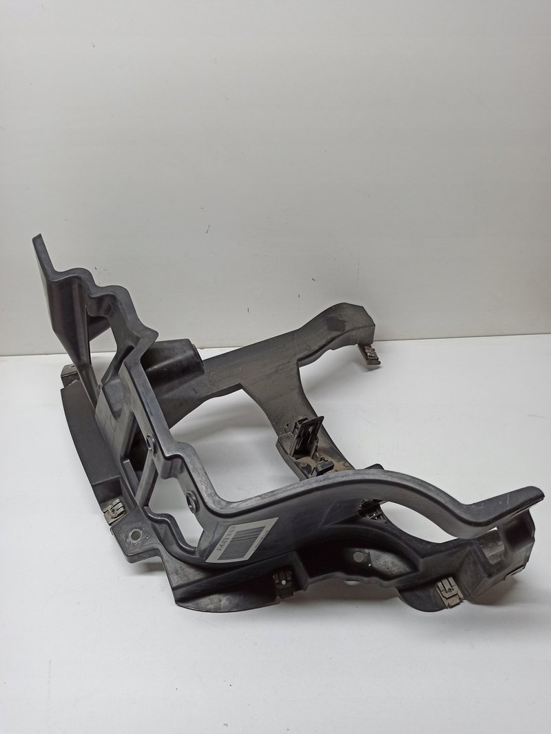 PORSCHE TAYCAN 9J1 ŚLIZG MOCOWANIE ZDERZAKA LEWY TYŁ 9J1807453