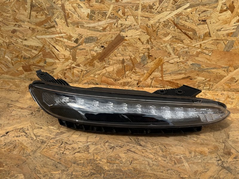 HYUNDAI KONA I LIFT lampa prawa przód DRL 92208 J9600 Europa