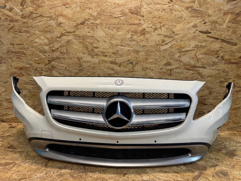 Mercedes GLA W156 ZDERZAK PRZEDNI ZDERZAK PRZÓD 4 x PDC