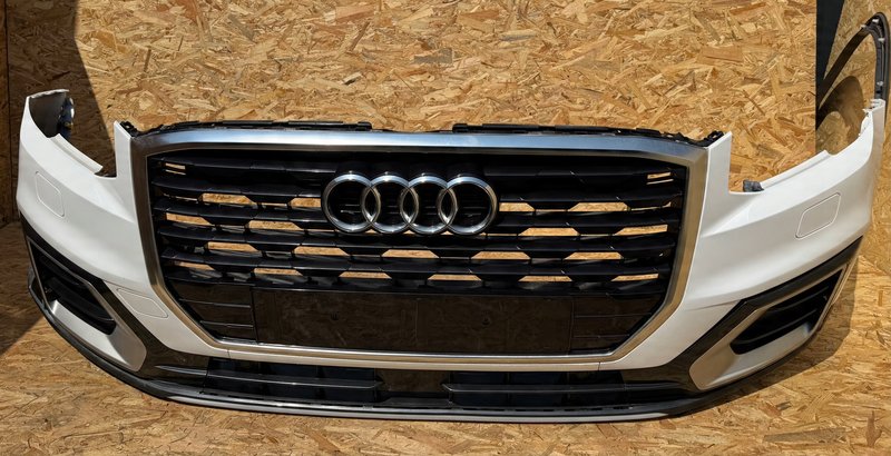 Audi Q2 81A zderzak przedni kompletny spryski 4 x pdc