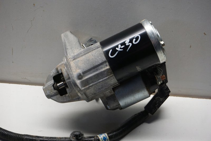 MAZDA CX-30 CX30 ROZRUSZNIK M000T26171