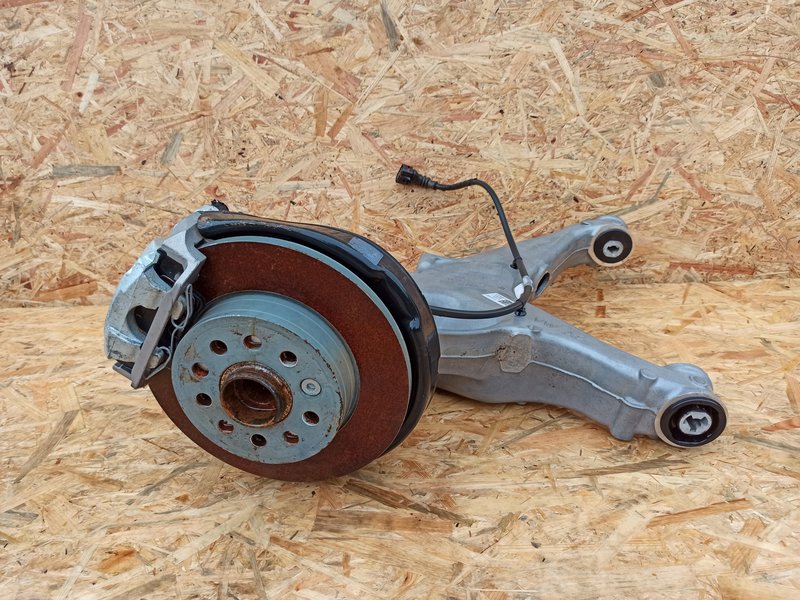 VW T7 MULTIVAN WAHACZ PIASTA PRAWY TYŁ 7T0501072C