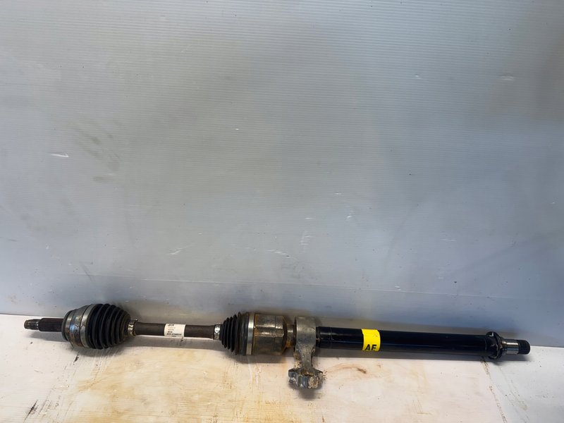 PÓŁOŚ PRAWA HYUNDAI IONIQ HYBRID 49501-G2000