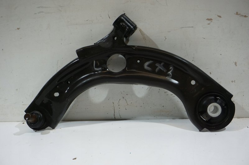 MAZDA CX-3 WAHACZ LEWY PRZÓD