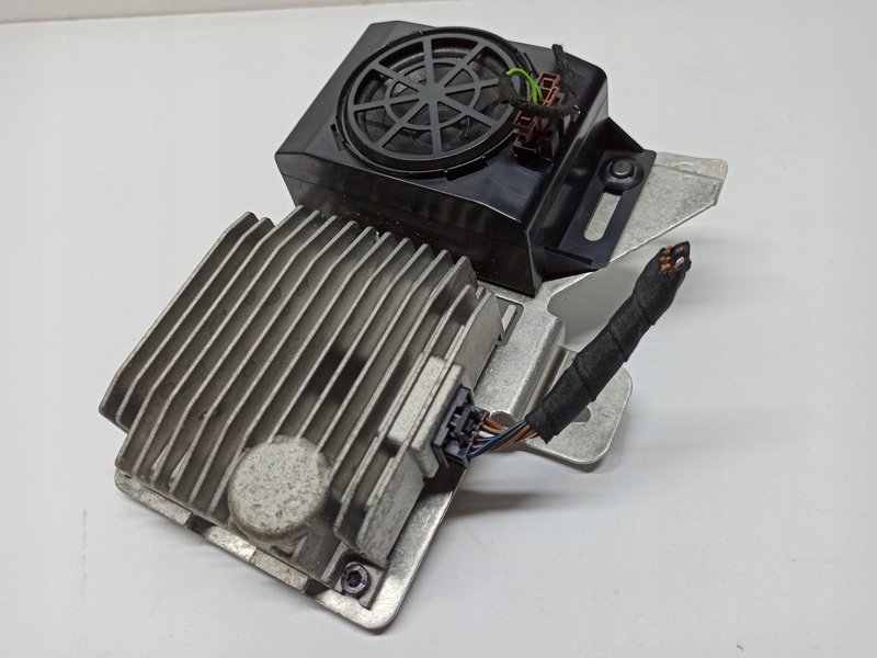 PORSCHE TAYCAN 9J1 WZMACNIACZ RADIA MODUŁ STEROWNIK 9J1035243D