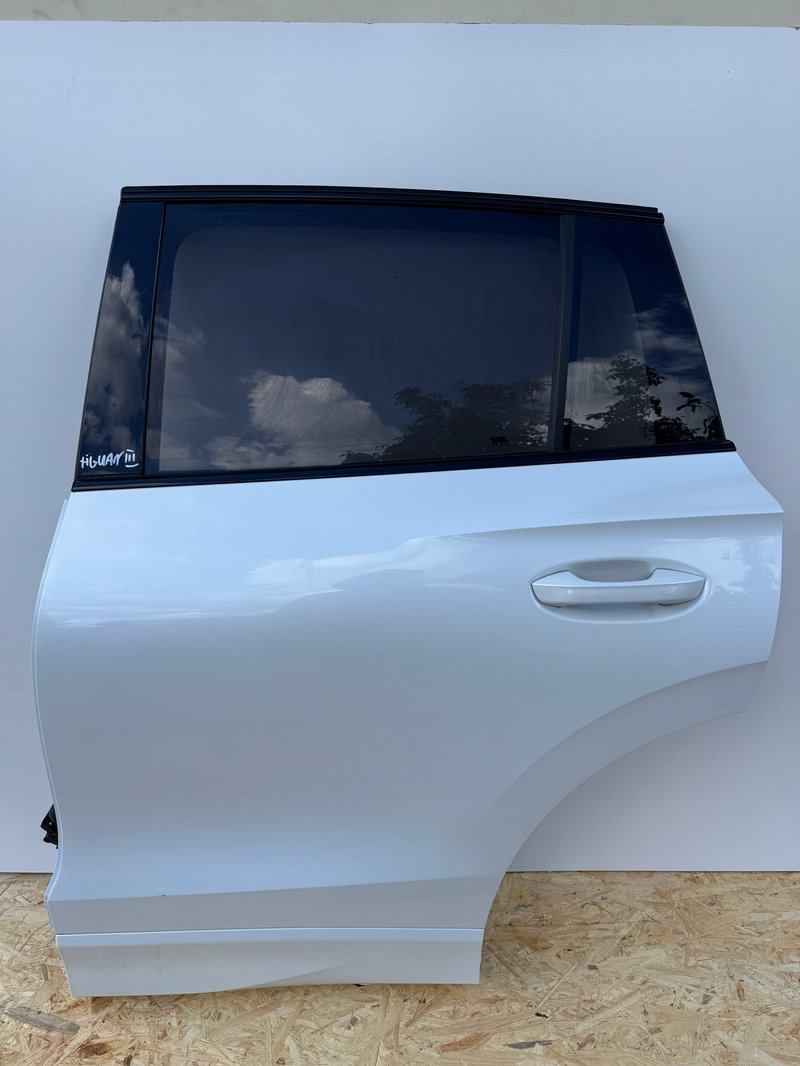 VW TIGUAN III DRZWI TYLNE LEWE LEWY TYŁ