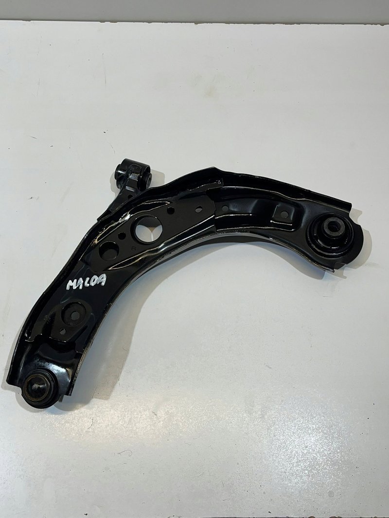 Przód Wahacz poprzeczny PRAWY Mazda CX-30 S6204