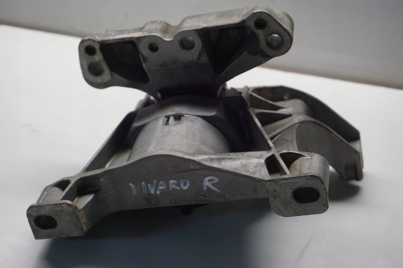 OPEL VIVARO CITROEN C4 PODUSZKA SILNIKA 4A103720