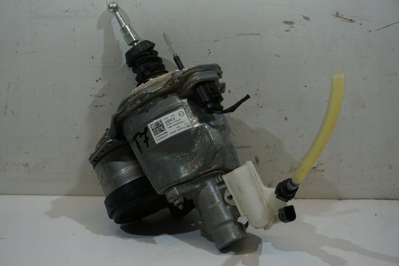 VW T7 MULTIVAN POMPA HAMULCOWA SERWO 7T1614105M