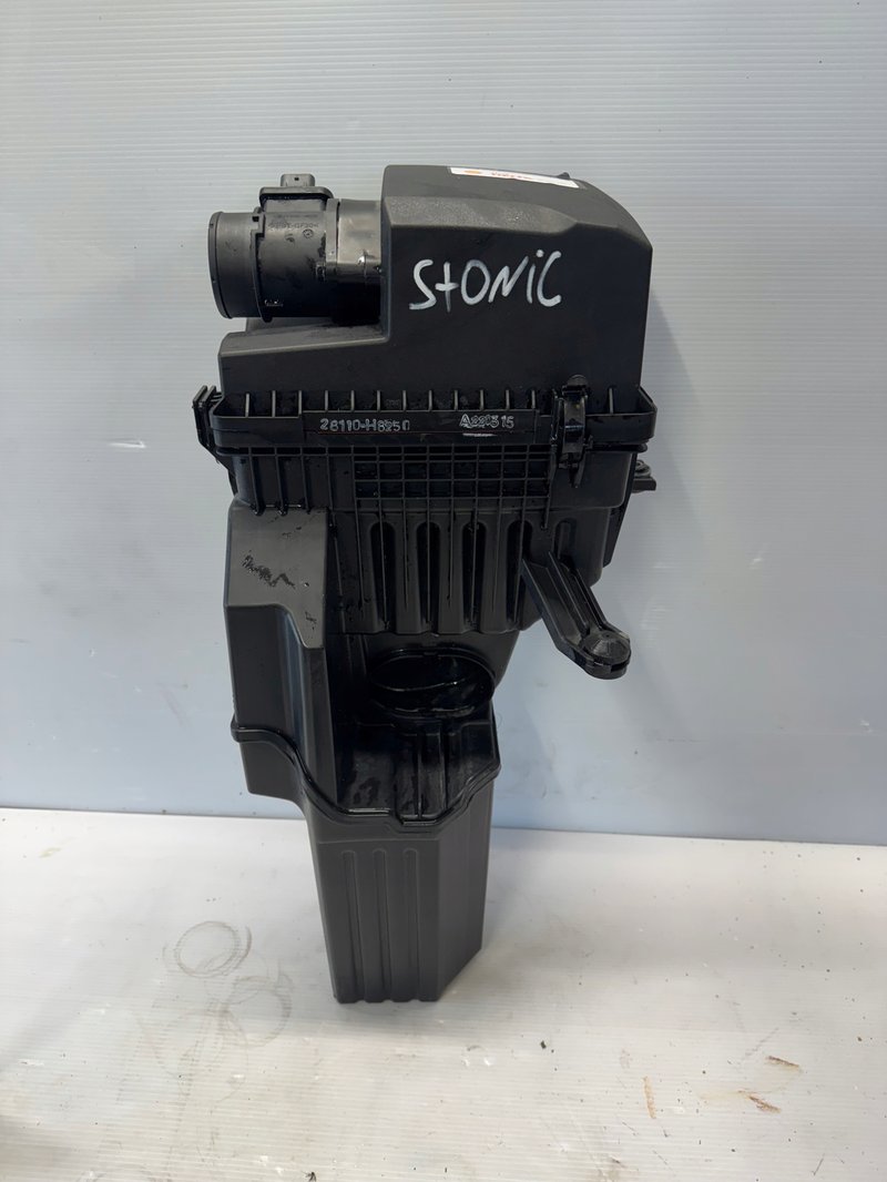 KIA STONIC OBUDOWA FILTRA POWIETRZA 28110-h8250