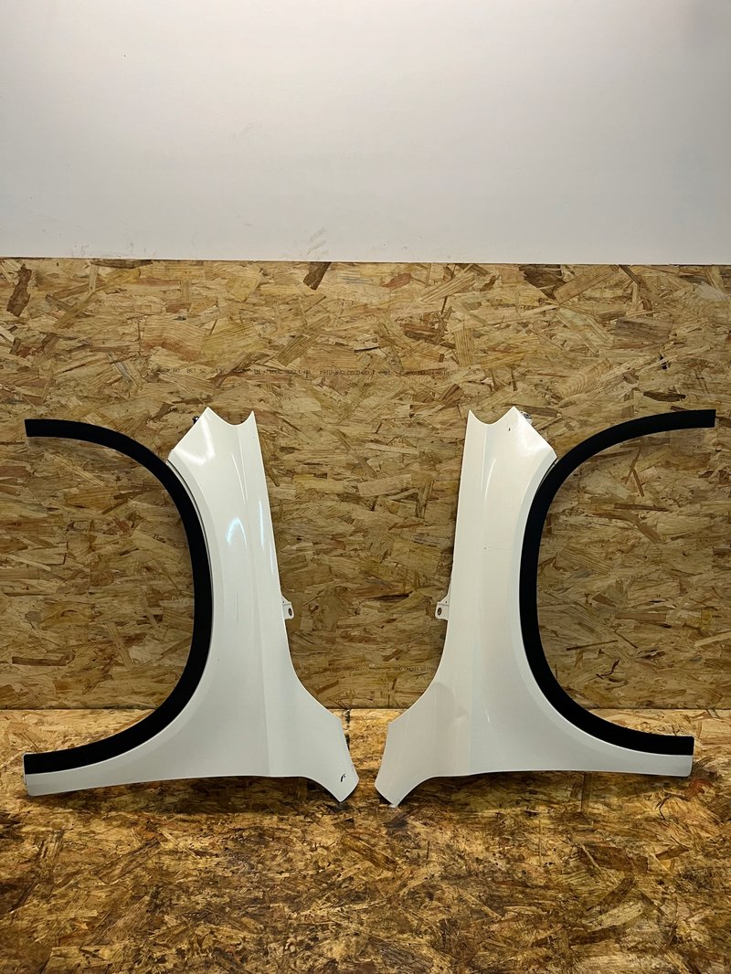 MERCEDES GLA W156 BŁOTNIK PRZEDNI LEWY PRAWY